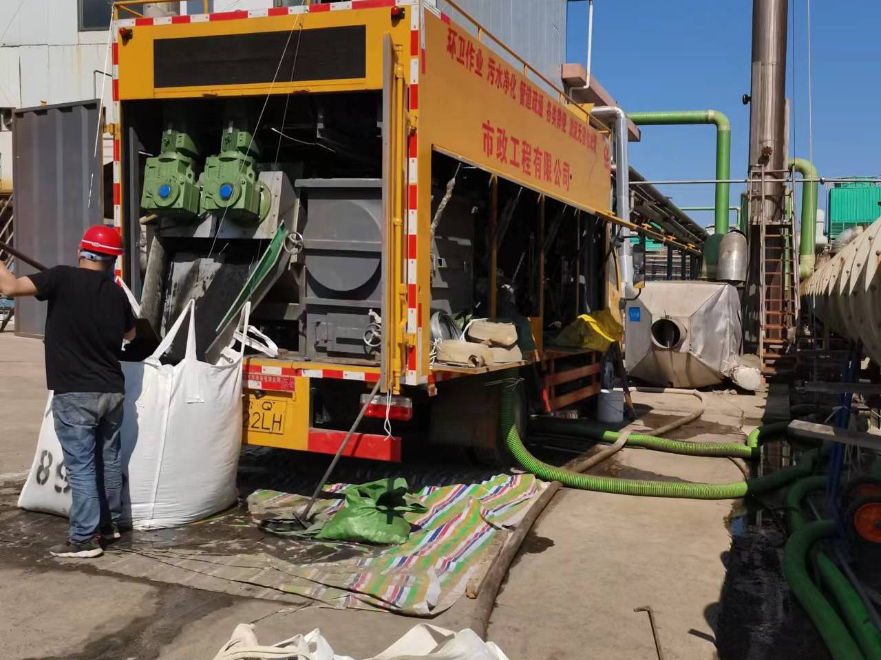 潜山淤泥压干处理